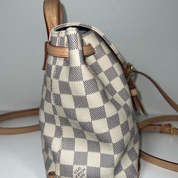 Louis Vuitton - Picture 4 of 7